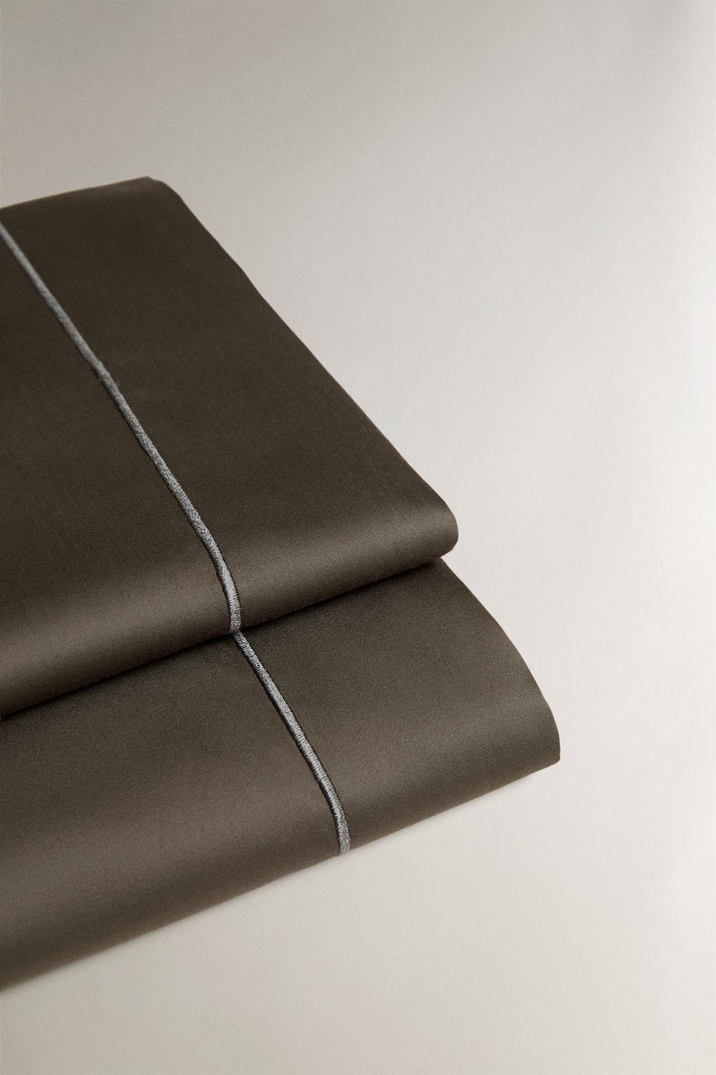 Простынь из сатина с отделкой (300 нитей)