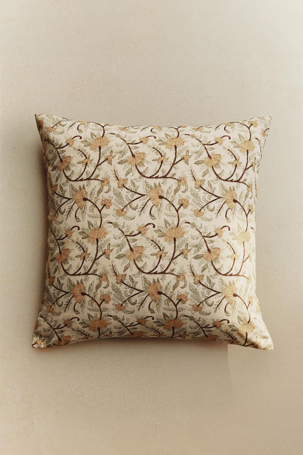 Чехол на подушку с цветочным принтом