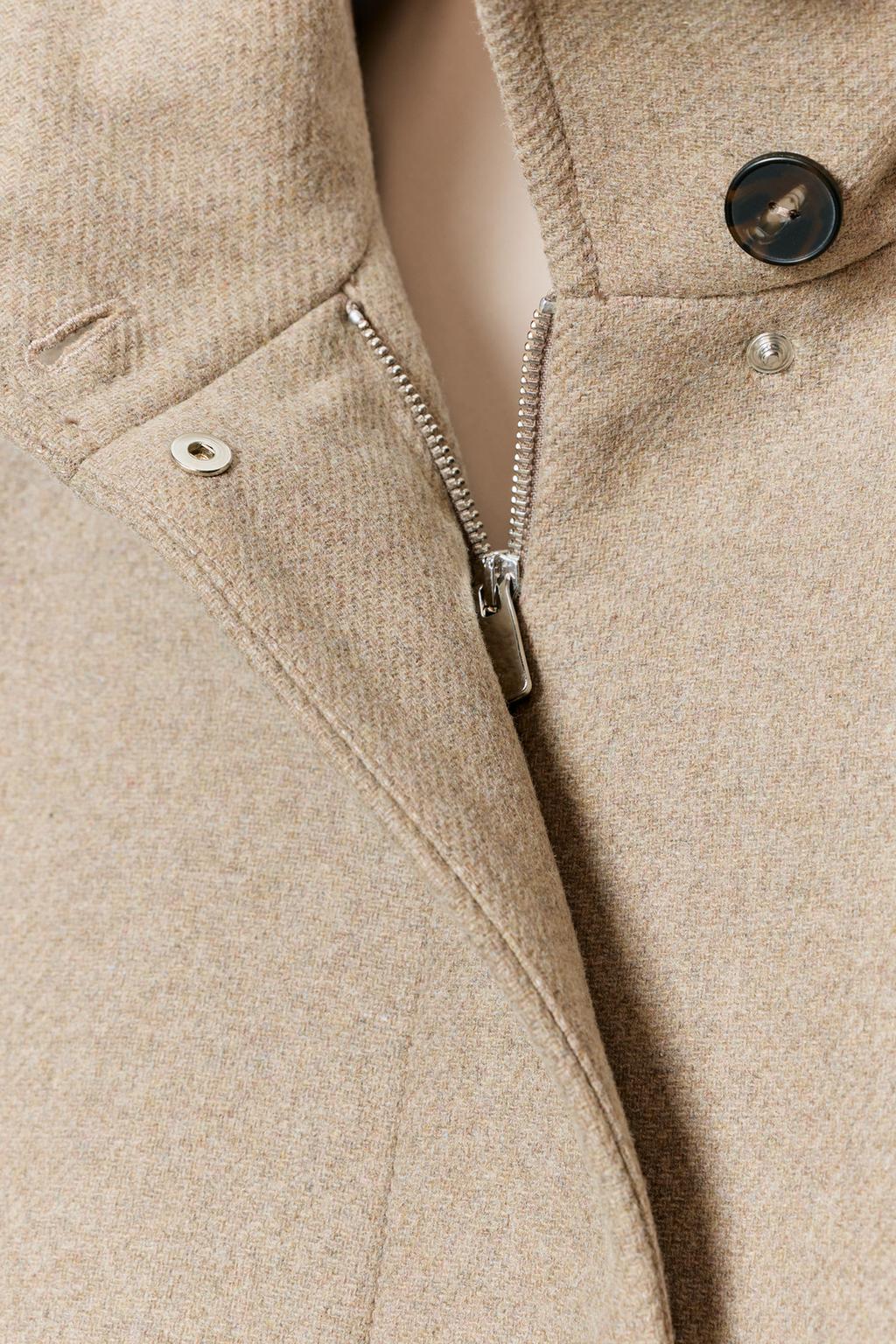 КОРОТКОЕ ПАЛЬТО ИЗ СМЕСОВОЙ ШЕРСТИ С ВОРОТНИКОМ-СТОЙКОЙ