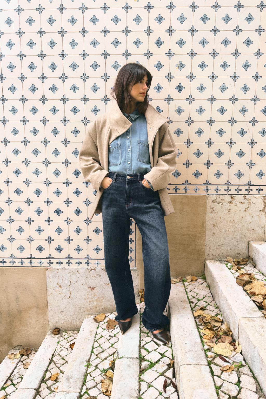 КОРОТКОЕ ПАЛЬТО ИЗ СМЕСОВОЙ ШЕРСТИ С ВОРОТНИКОМ-СТОЙКОЙ