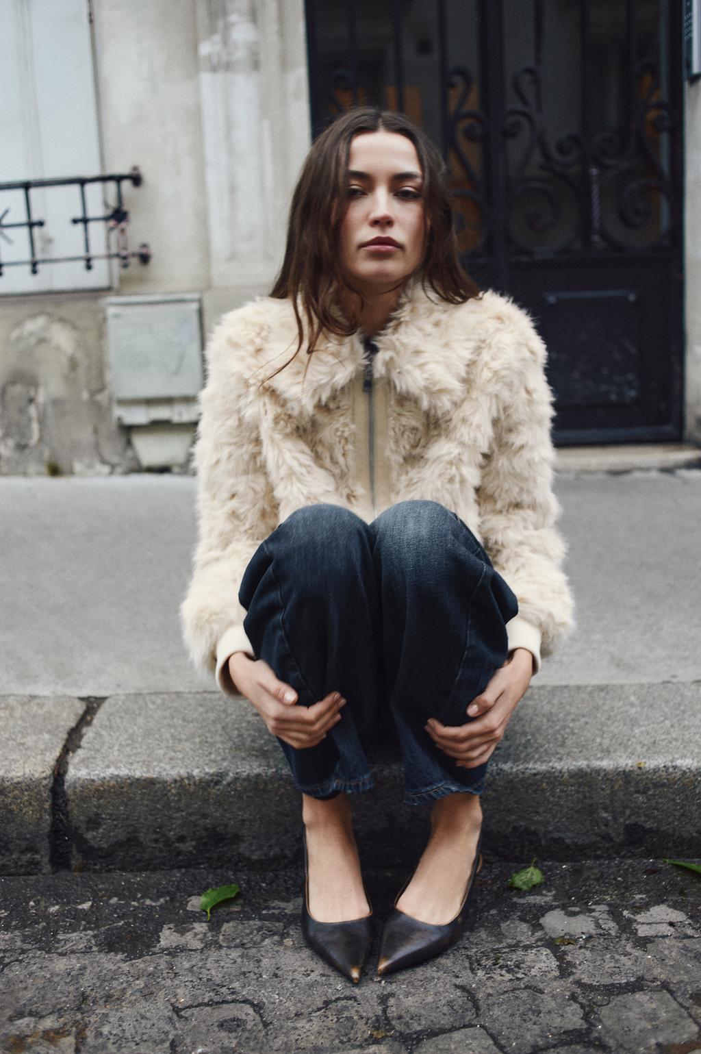 БОМБЕР ИЗ ИСКУССТВЕННОГО МЕХА