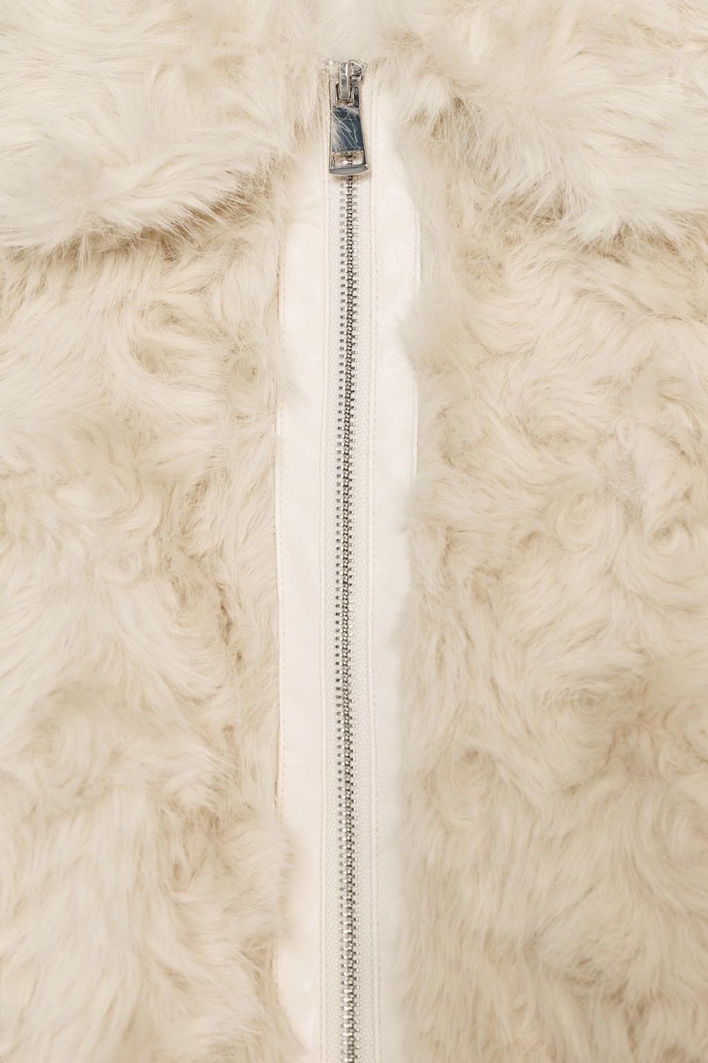 БОМБЕР ИЗ ИСКУССТВЕННОГО МЕХА