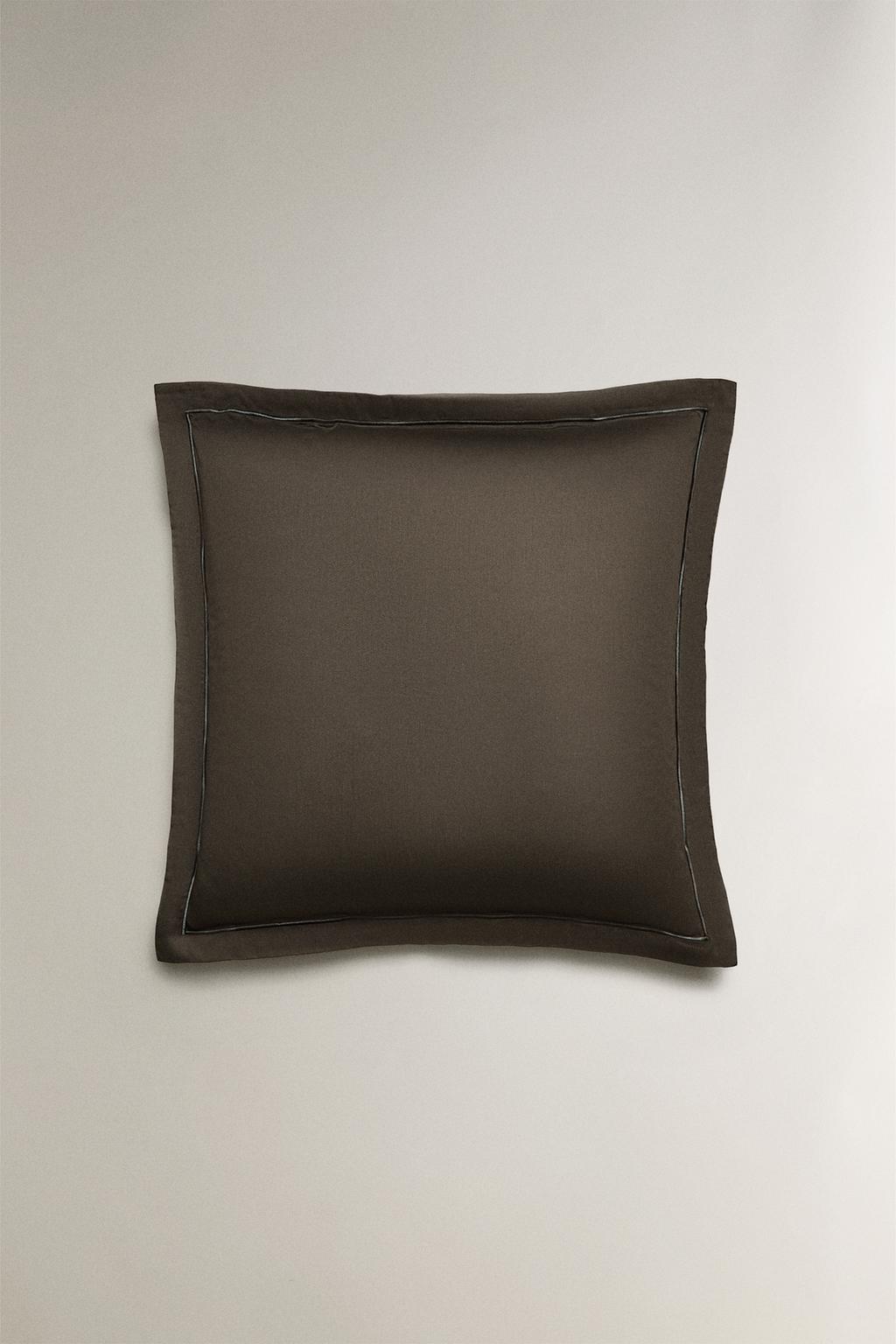 Сатиновая наволочка с отделкой (300 tc)