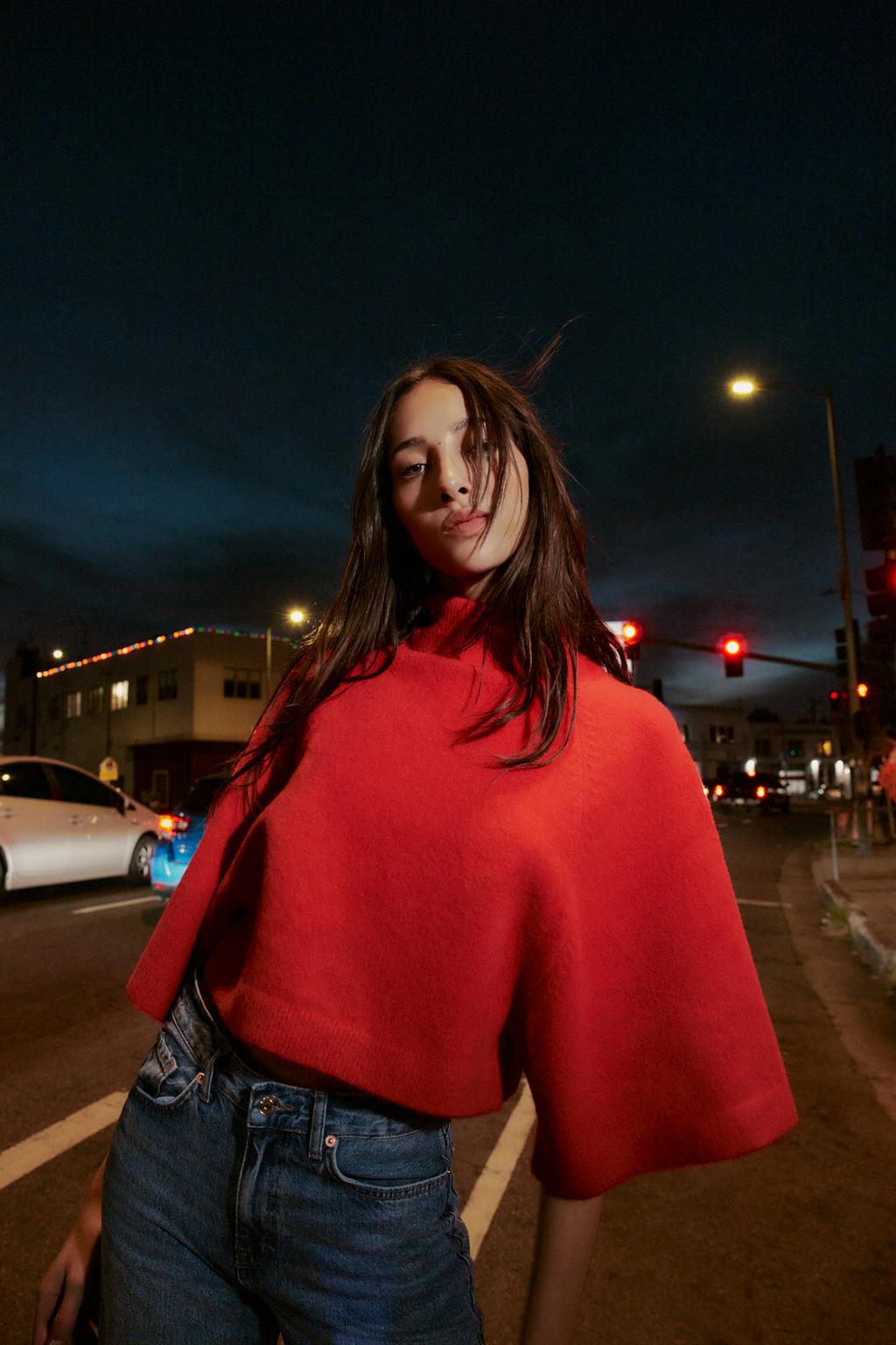 ТРИКОТАЖНЫЙ ДЖЕМПЕР С ШИРОКИМИ РУКАВАМИ