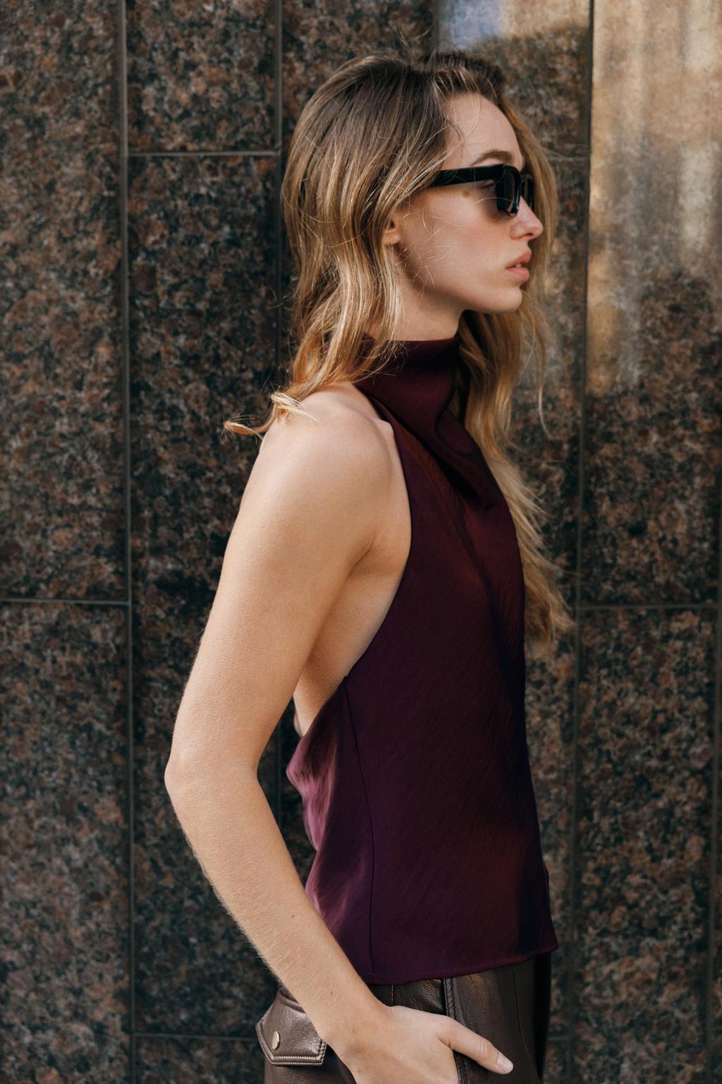 АТЛАСНЫЙ ТОП С ГОРЛОВИНОЙ ХАЛТЕР