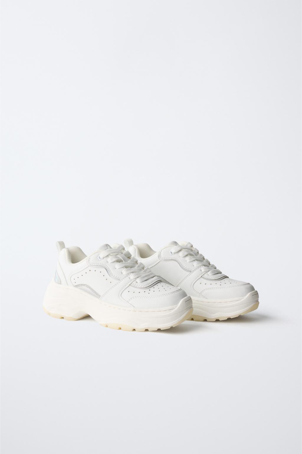 СПОРТИВНЫЕ КРОССОВКИ НА ОБЪЕМНОЙ ПОДОШВЕ