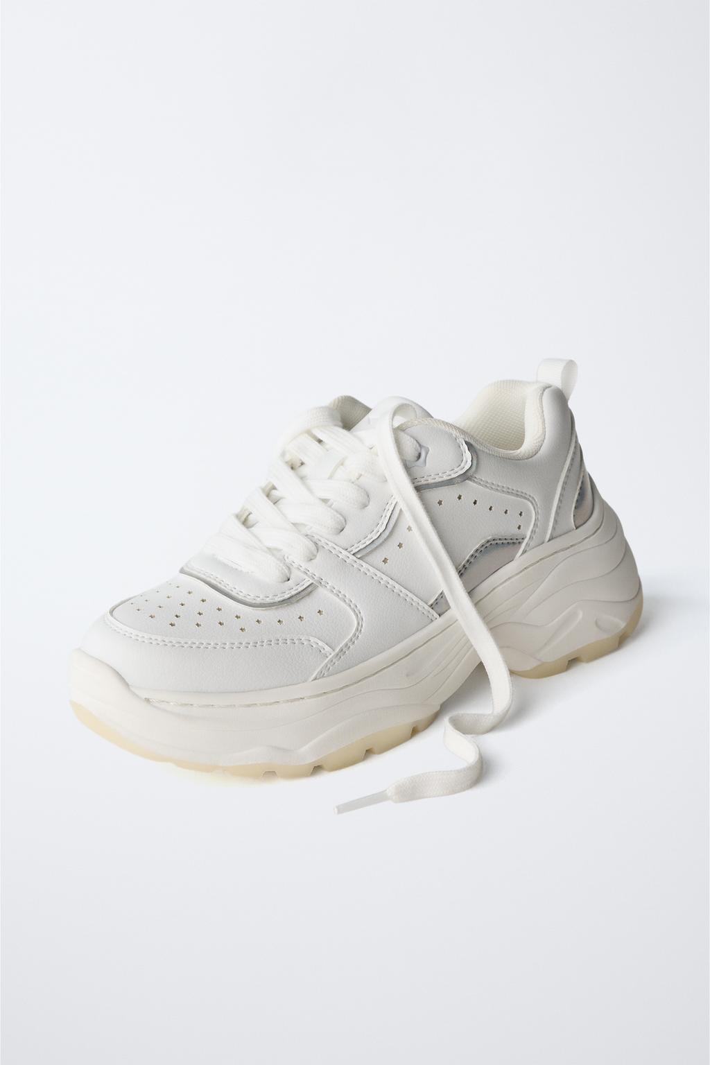 СПОРТИВНЫЕ КРОССОВКИ НА ОБЪЕМНОЙ ПОДОШВЕ