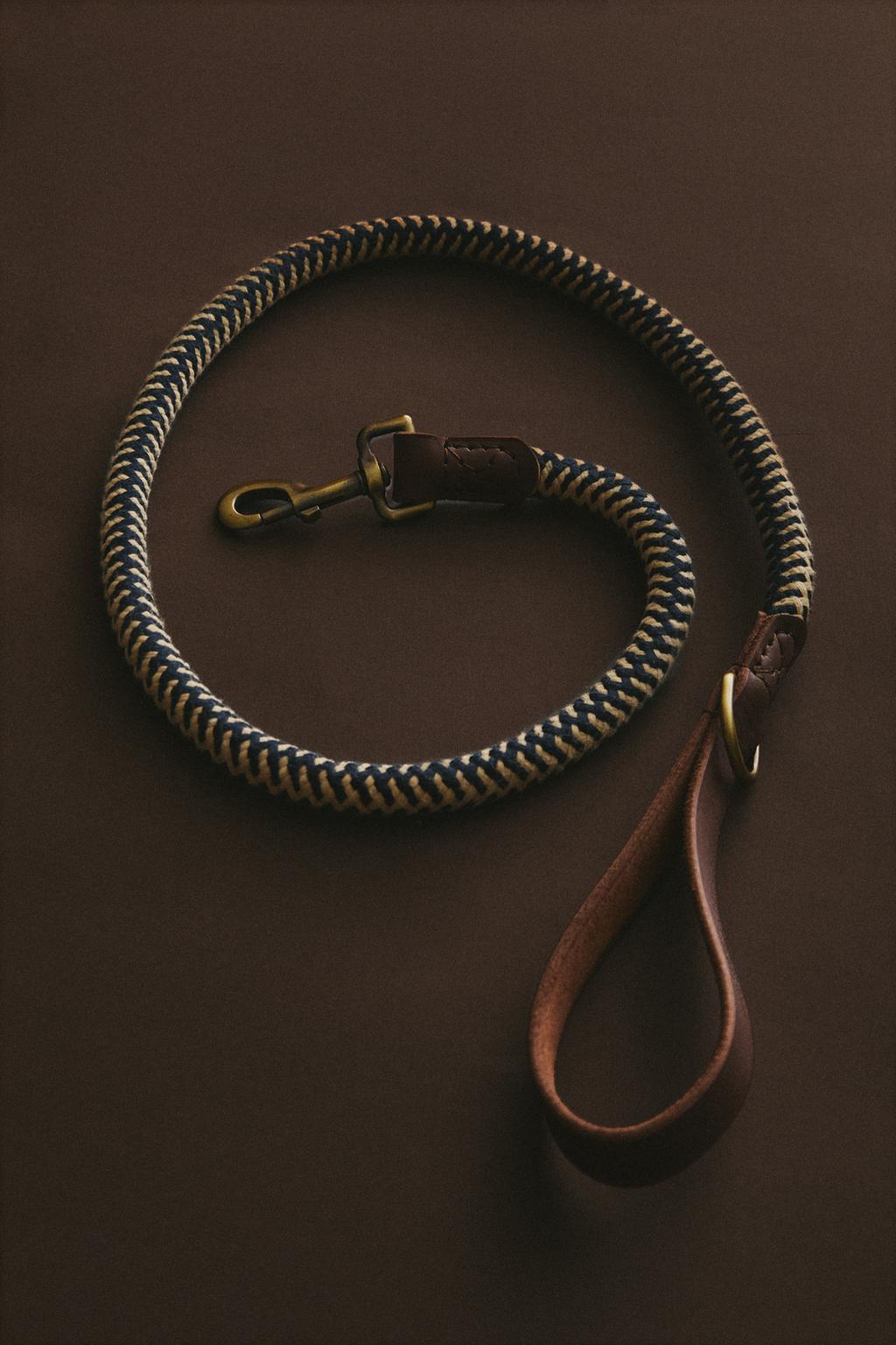 Поводок для собак из мультицветного шнура