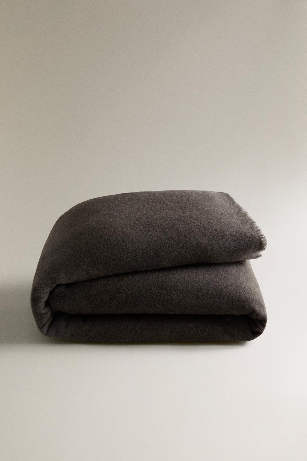 Покрывало из шерсти с рисунком шеврон и бахромой