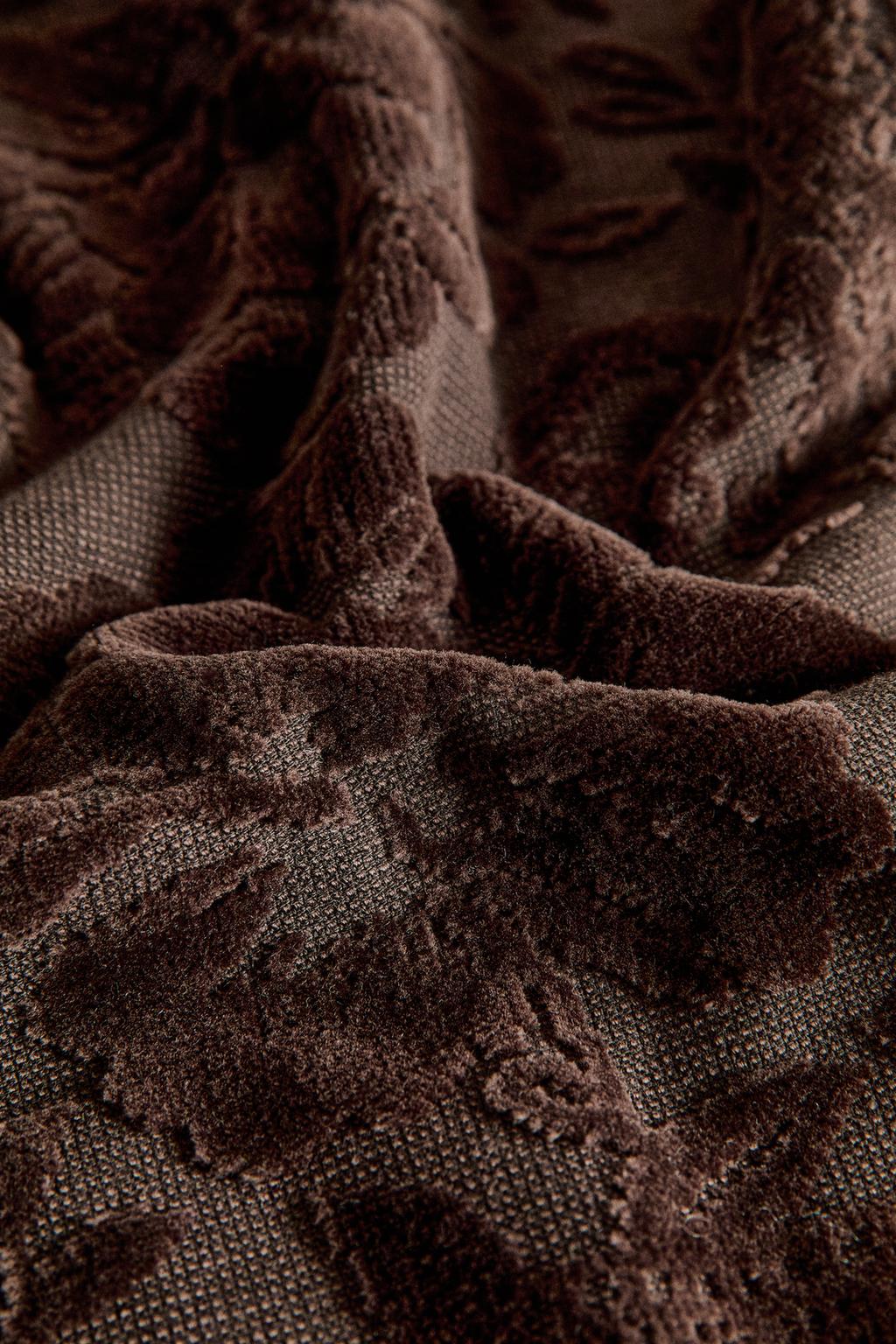 Махровое велюровое полотенце с жаккардовым узором