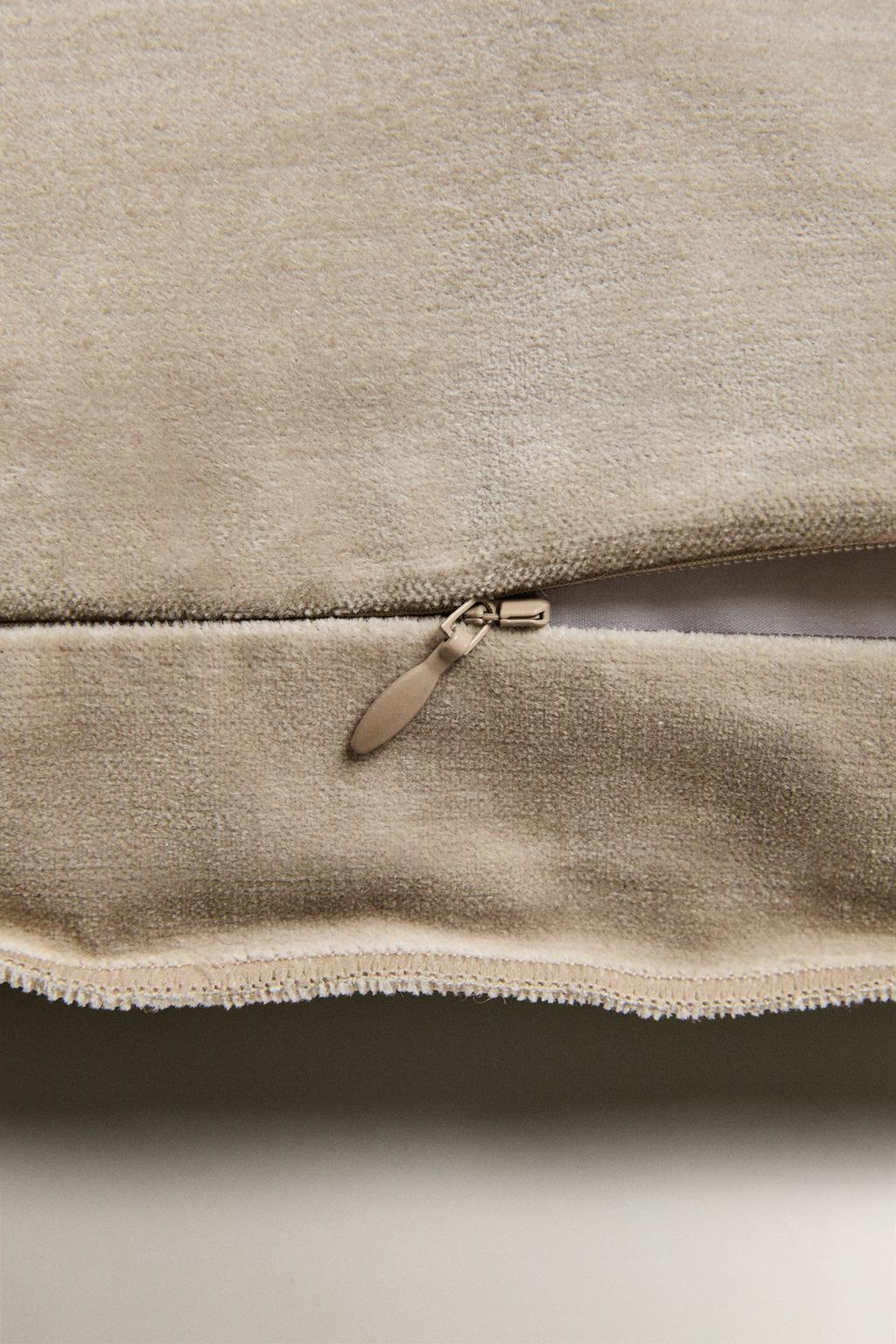 Велюровый чехол для подушки