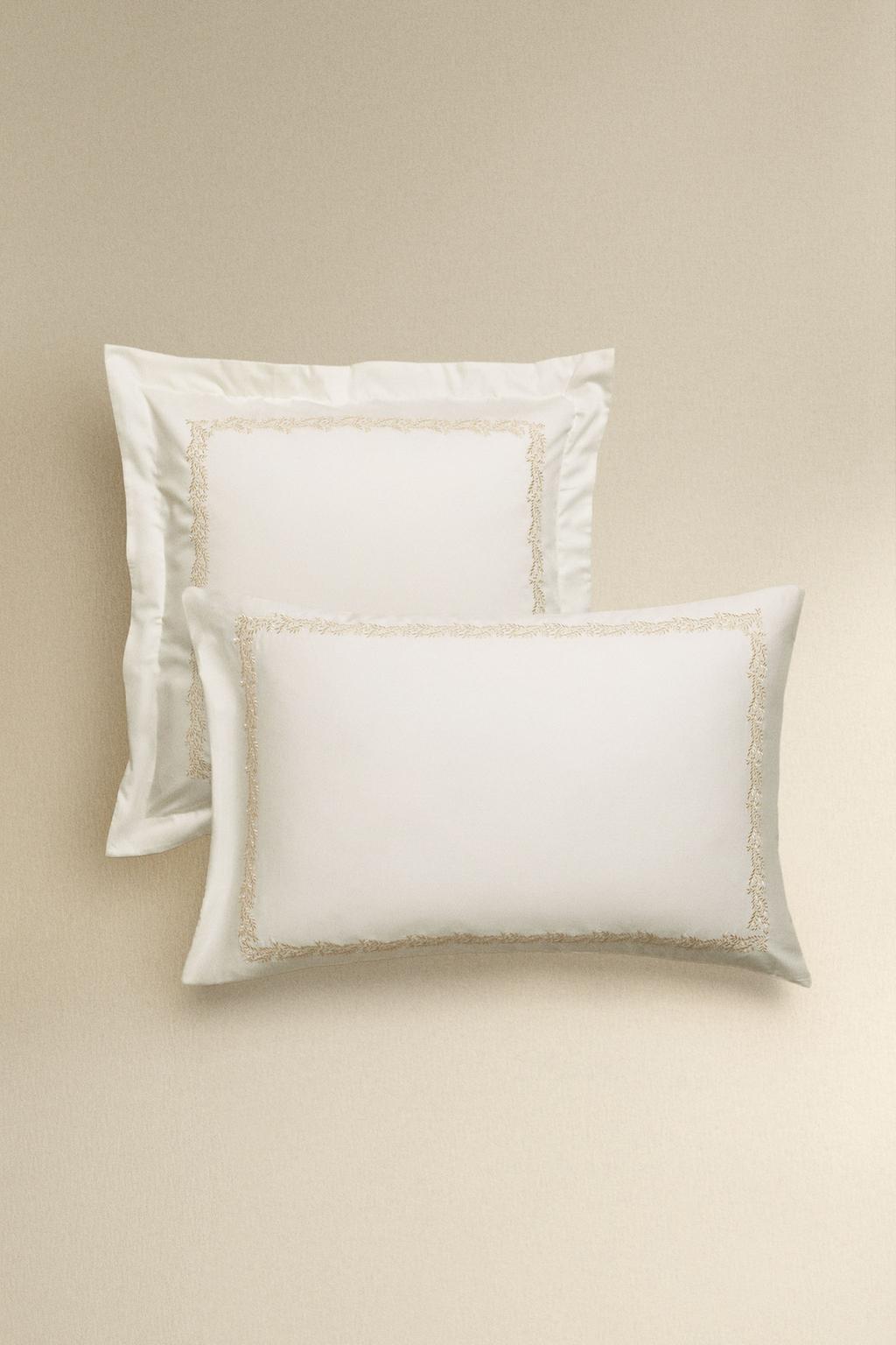 Наволочка из сатина с цветочным краем