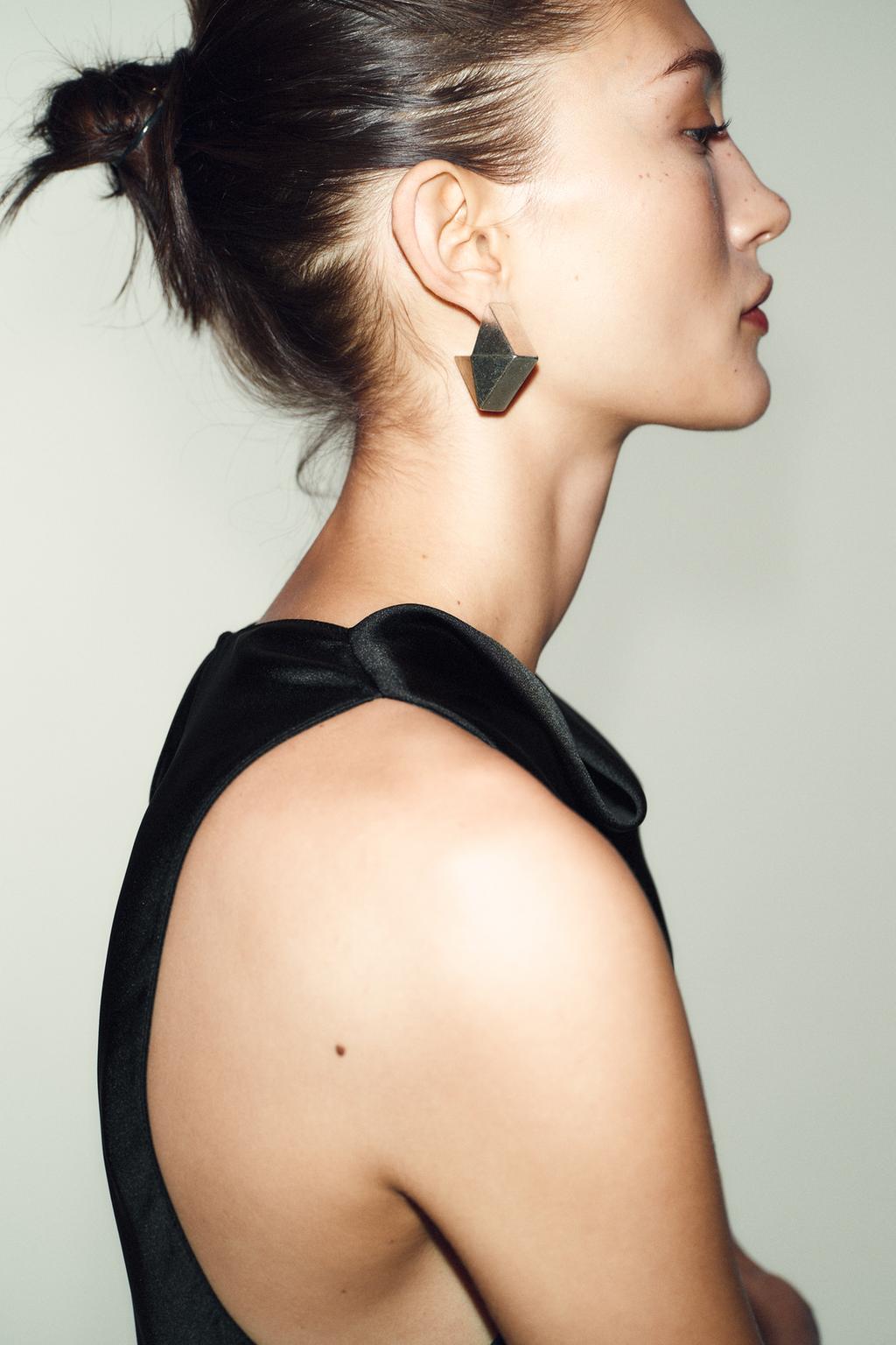 ДЛИННЫЙ АТЛАСНЫЙ ТОП С БАХРОМОЙ