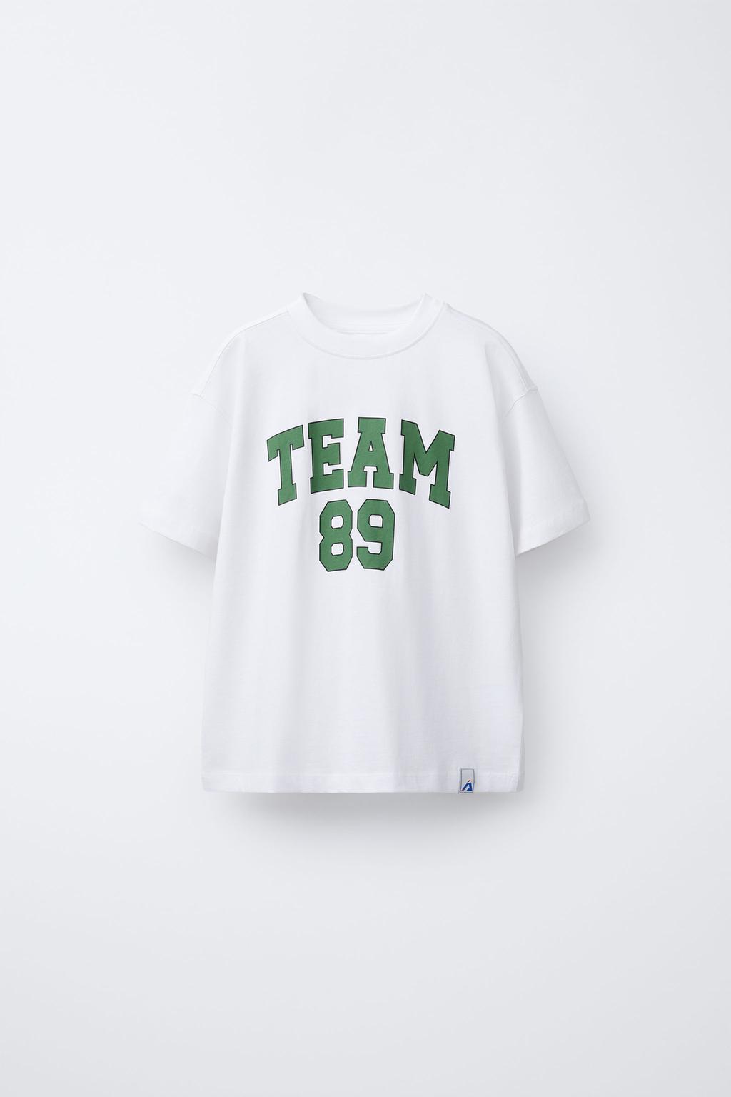 ФУТБОЛКА С РЕЛЬЕФНЫМ ТЕКСТОМ