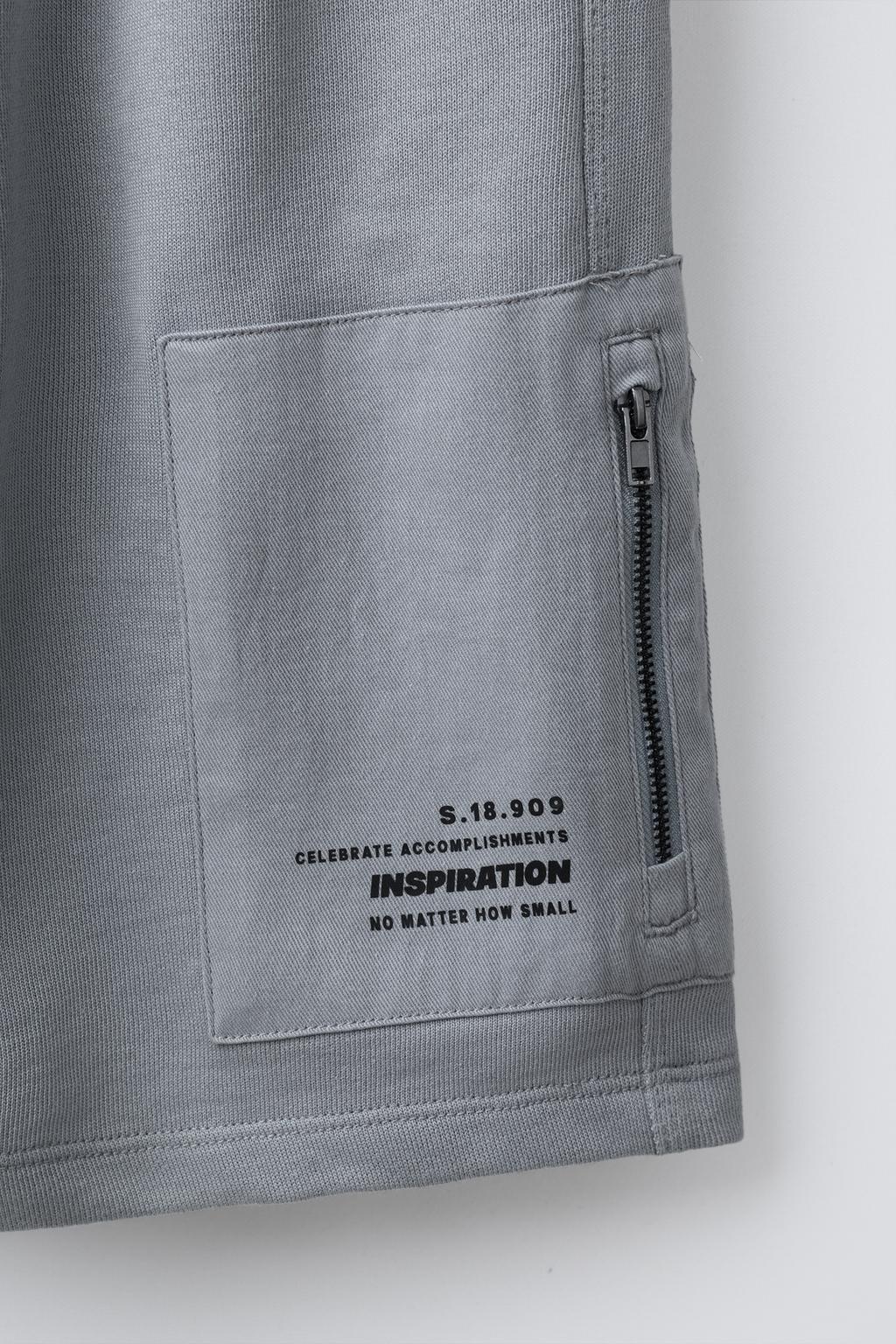 ПРЯМЫЕ ШОРТЫ-БЕРМУДЫ КАРГО С КАРМАНАМИ