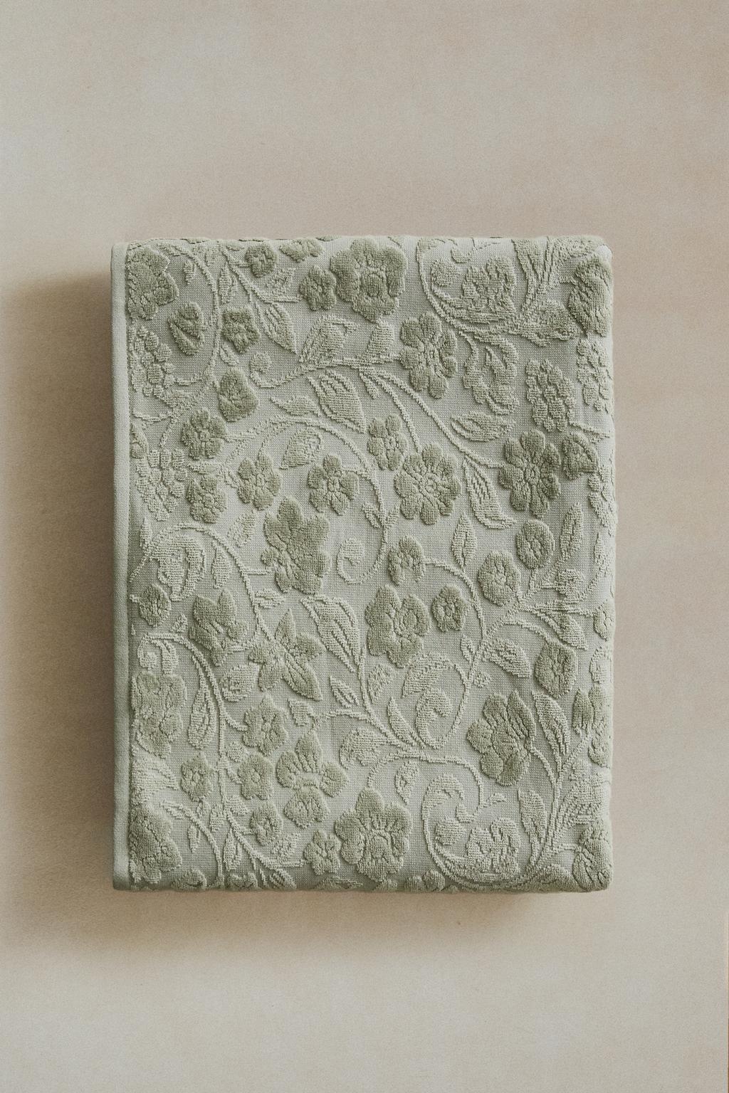 Велюровое хлопковое полотенце с цветочным жаккардовым узором