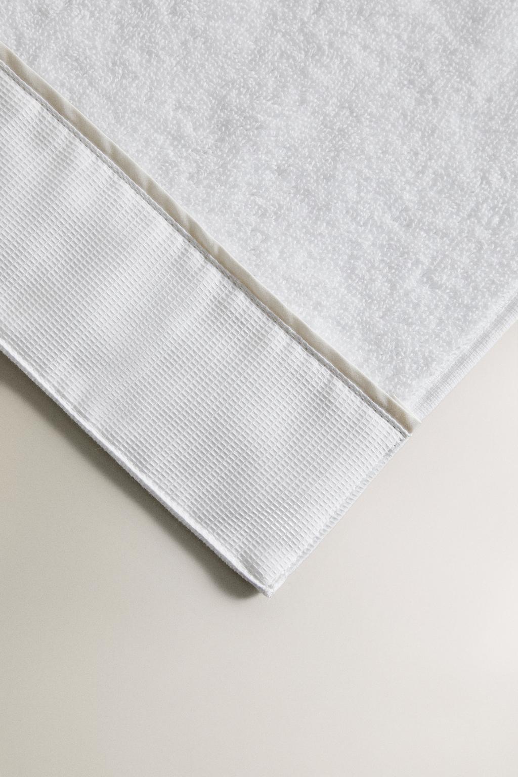 Полотенце для ванны с покрывалом из пике