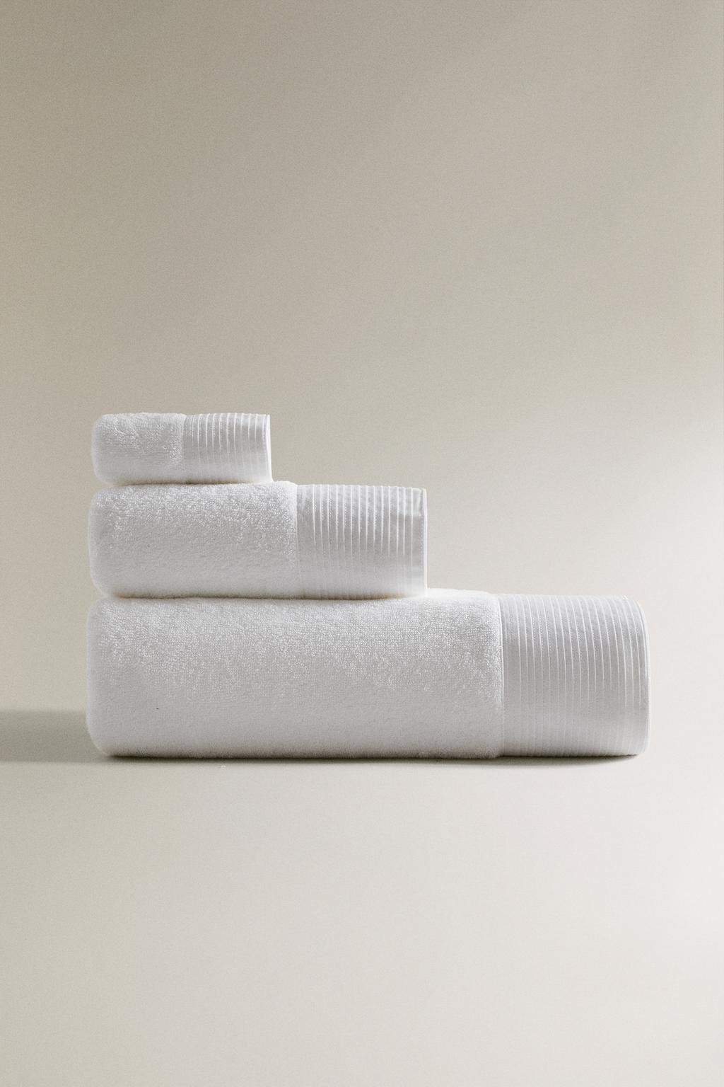 Полотенце для ванной с аппликацией на полоске