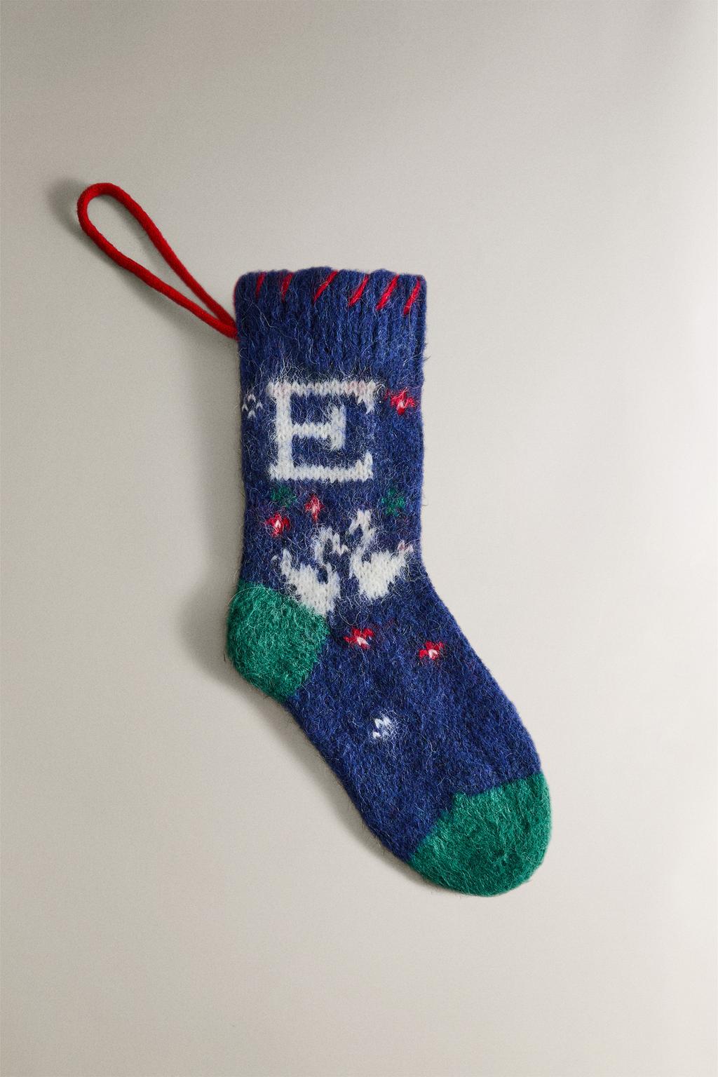 Новогодний чулок с буквой e