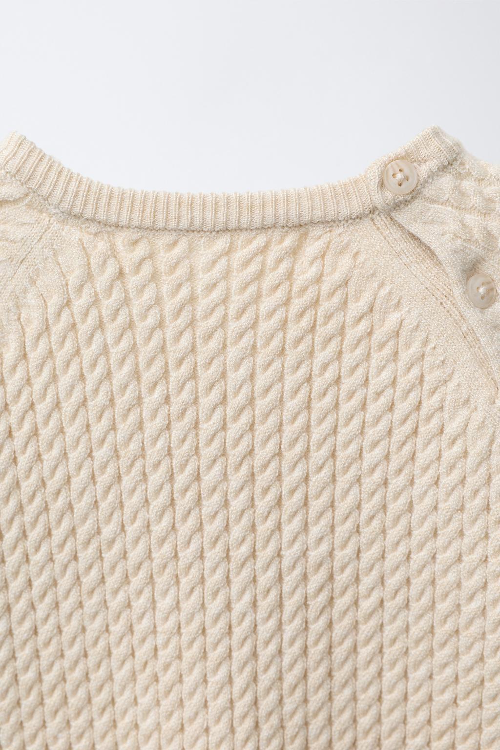 СВИТЕР С УЗОРОМ «КОСЫ»