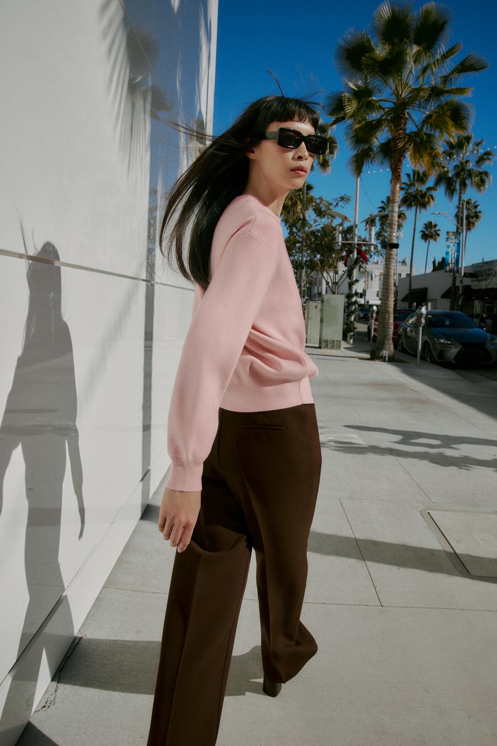 ОДНОТОННЫЙ СВИТЕР