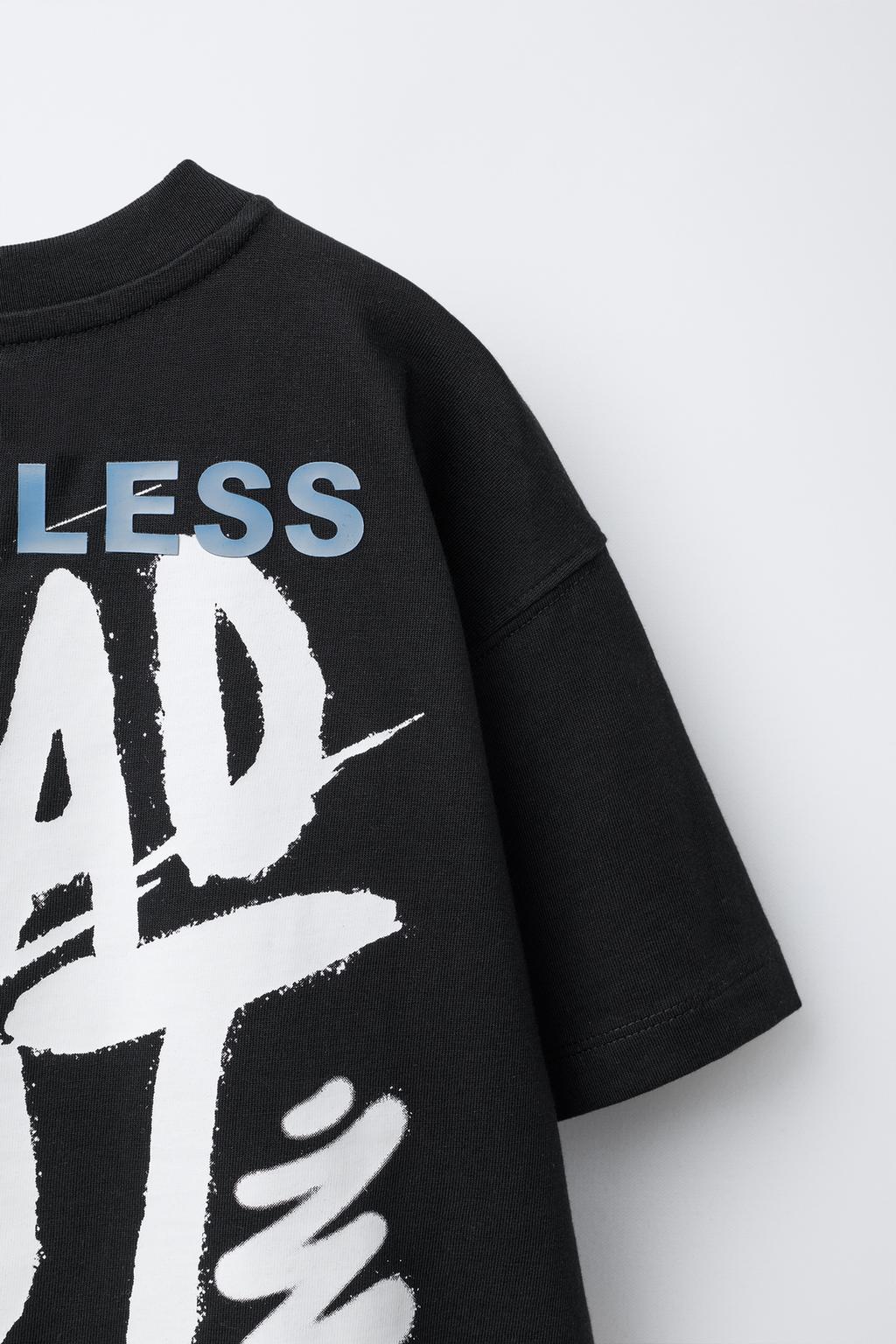 ФУТБОЛКА С ГРАФФИТИ-ПРИНТОМ