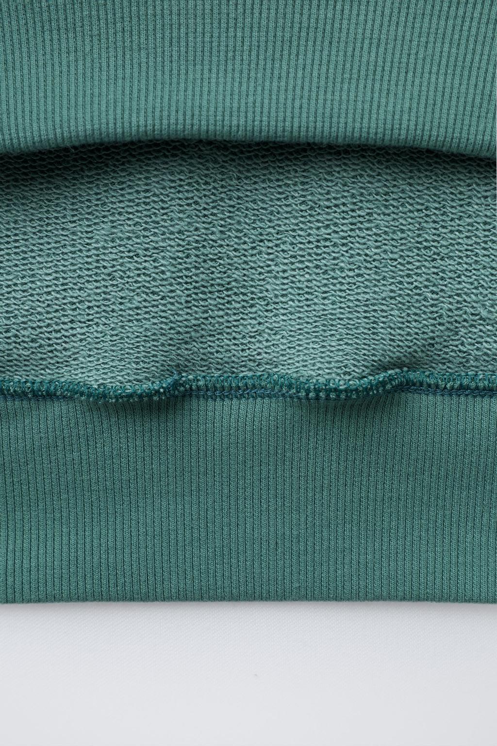 ТОЛСТОВКА С НАШИВКАМИ И КОРОТКИМ РУКАВОМ