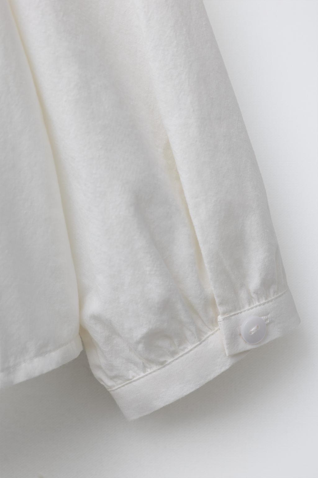 БЛУЗА С КРУГЛЫМ ВОРОТНИКОМ И ВЫШИВКОЙ