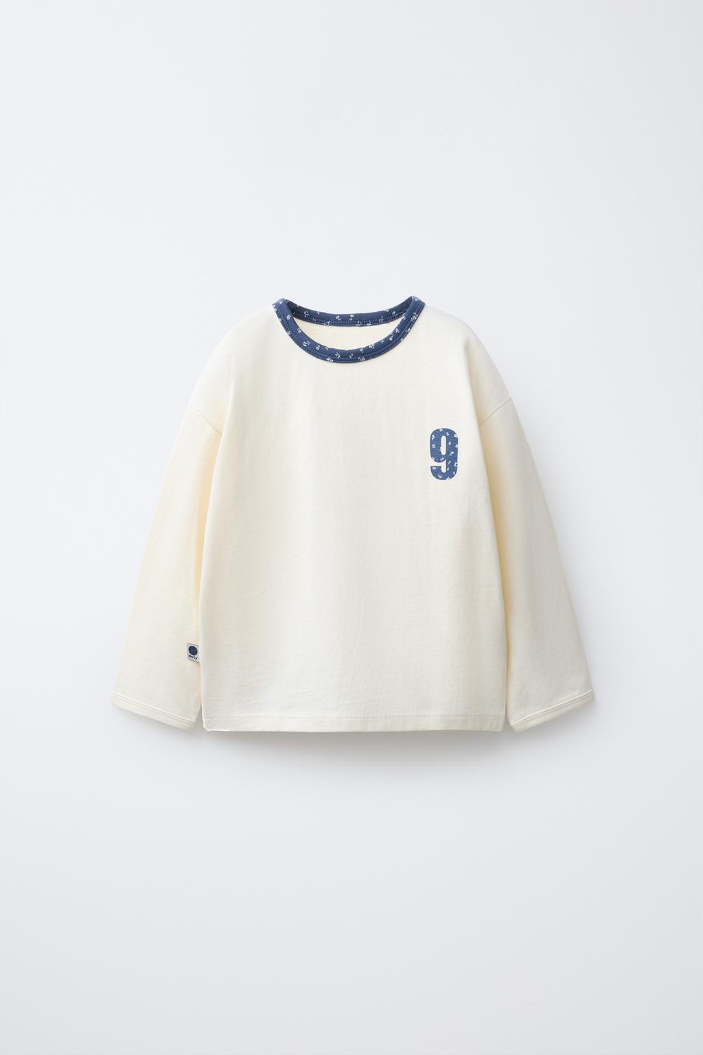 ФУТБОЛКА С ТЕКСТОВЫМ И ЦВЕТОЧНЫМ ПРИНТОМ