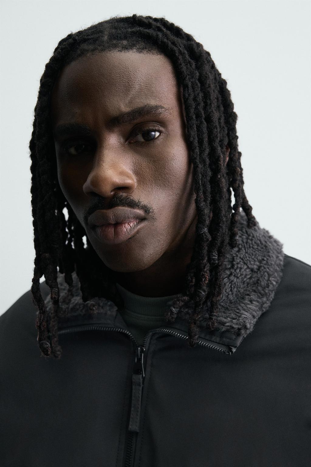 КОМБИНИРОВАННАЯ КУРТКА ИЗ ВЫСОКОТЕХНОЛОГИЧНОЙ ТКАНИ