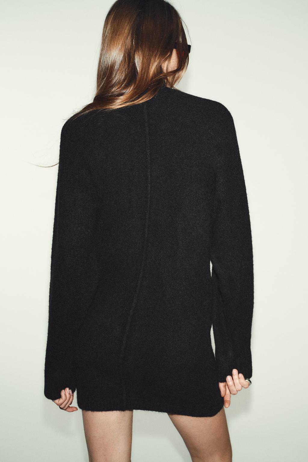 КОРОТКОЕ МЯГКОЕ ТРИКОТАЖНОЕ ПЛАТЬЕ