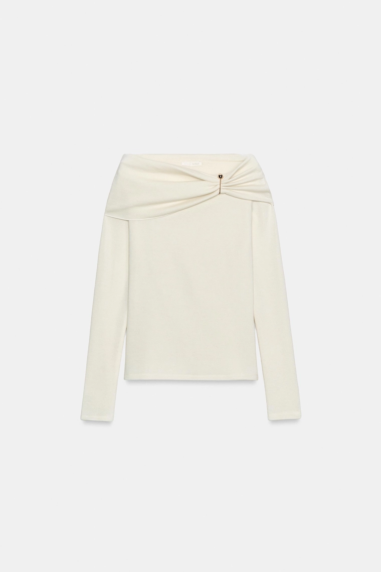 ТОП С ОТКРЫТЫМИ ПЛЕЧАМИ И ДЕТАЛЬЮ