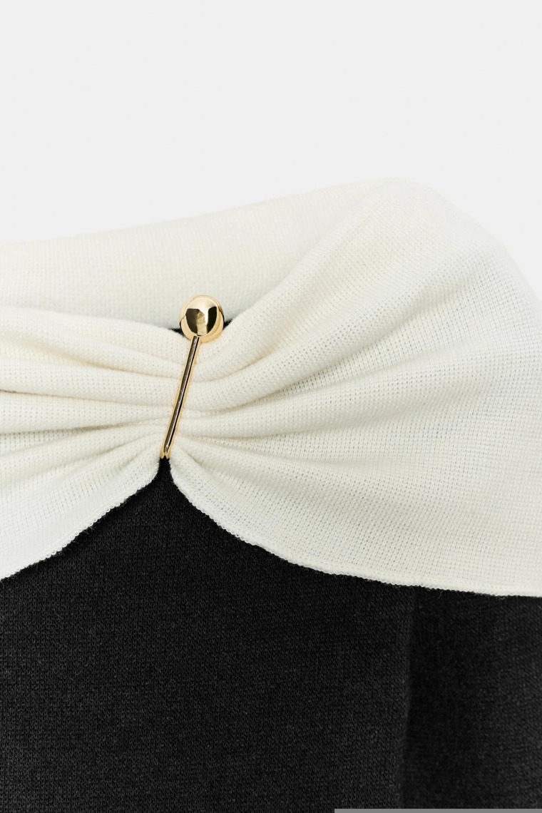 ТОП С ОТКРЫТЫМИ ПЛЕЧАМИ И ДЕТАЛЬЮ