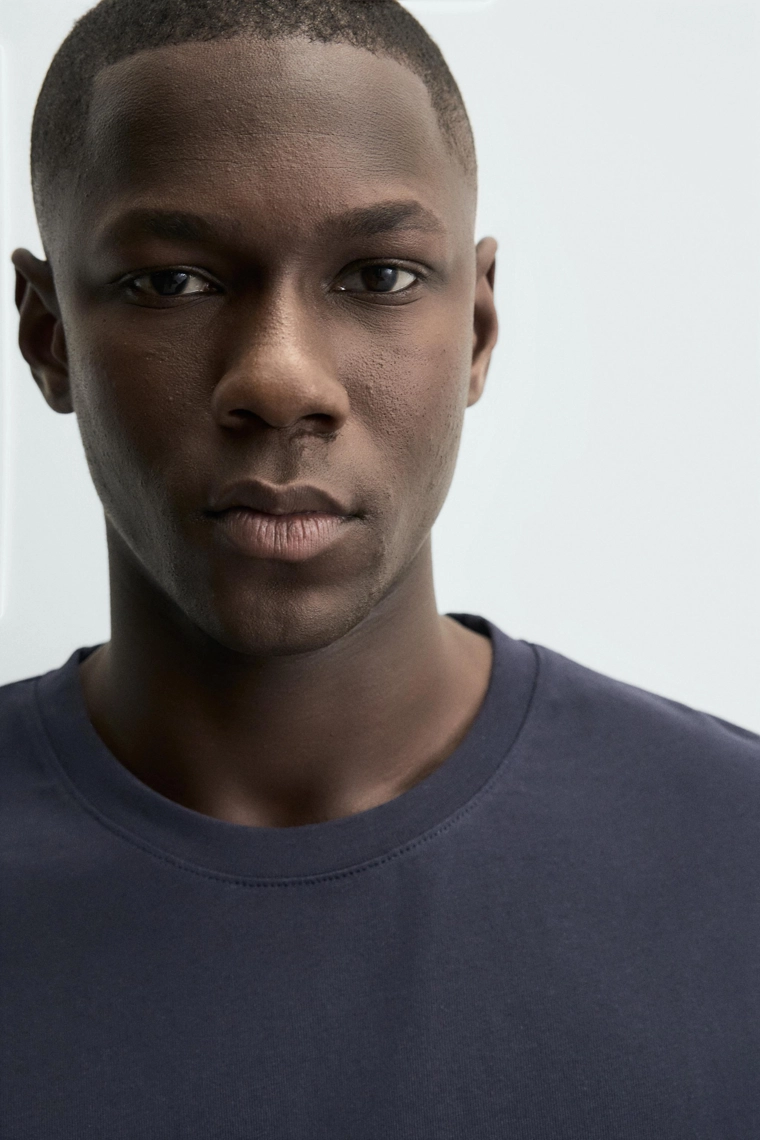 ФУТБОЛКА RELAXED FIT