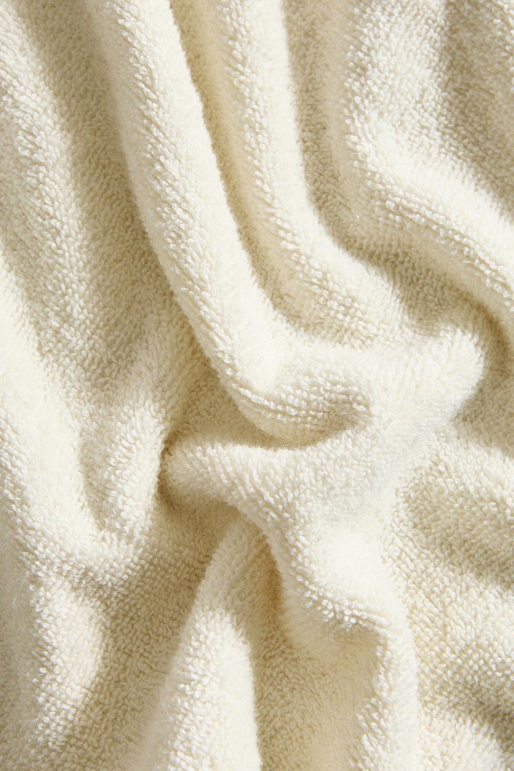 Детское полотенце с принтом микки и минни ©disney