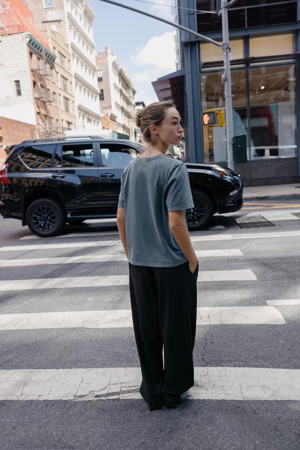 ФУТБОЛКА С КОРОТКИМИ РУКАВАМИ И ЭТИКЕТКОЙ