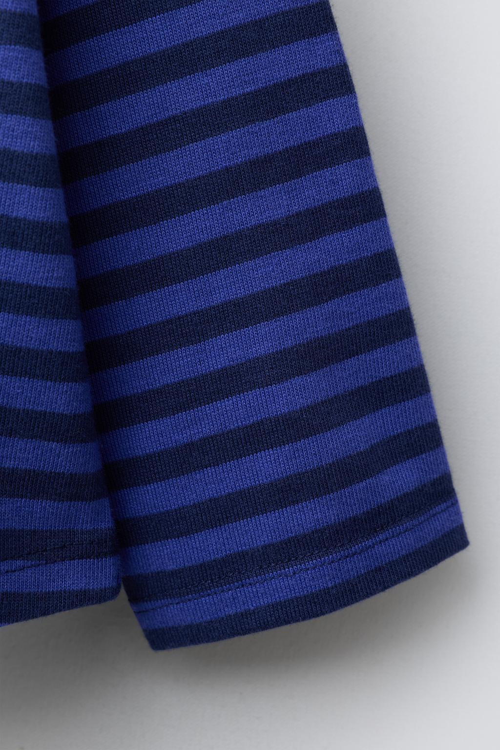 ФУТБОЛКА В ПОЛОСКУ