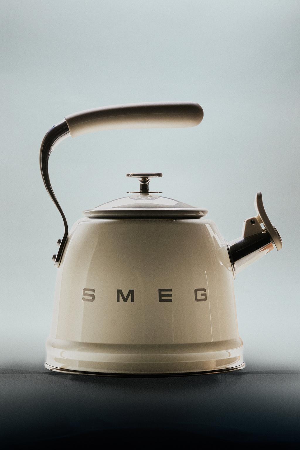 Чайник smeg со свистком