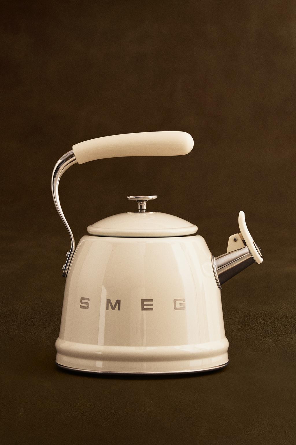 Чайник smeg со свистком