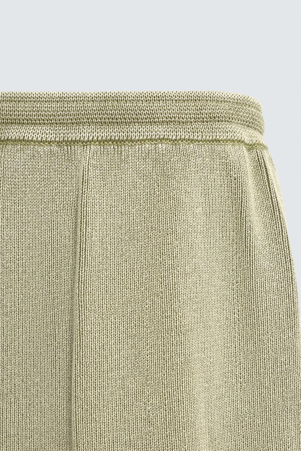 БРЮКИ ИЗ РЕЛЬЕФНОГО ТРИКОТАЖА