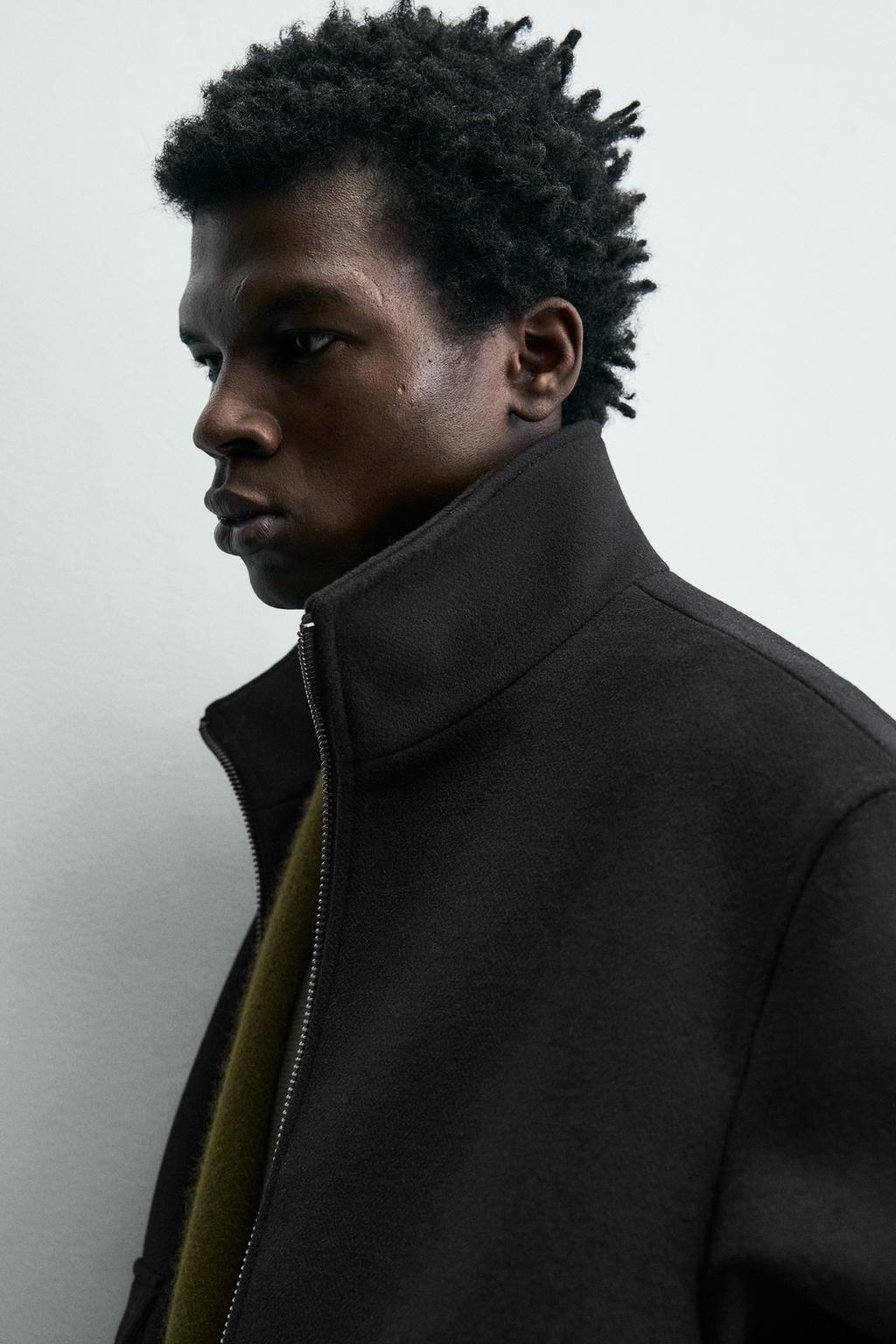 КУРТКА КЛАССИЧЕСКОГО КРОЯ С КАРМАНАМИ