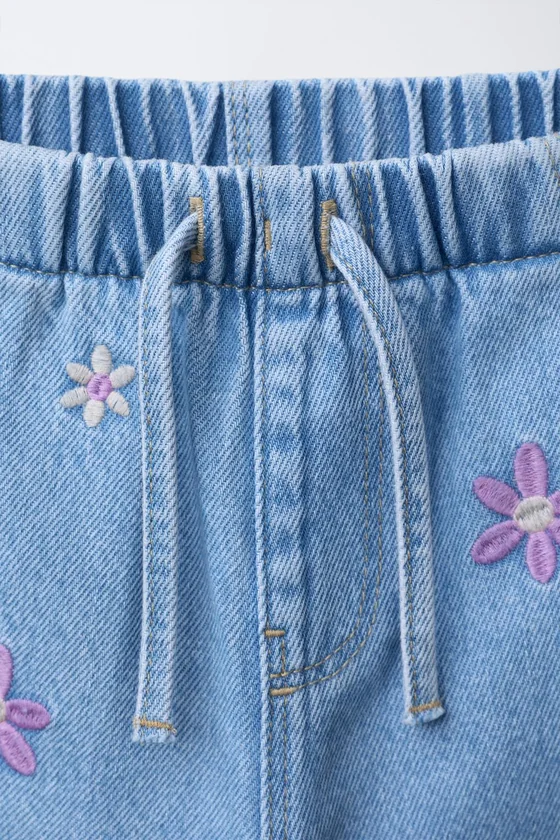ДЖИНСЫ WIDE LEG С ВЫШИВКОЙ В ВИДЕ ЦВЕТОВ