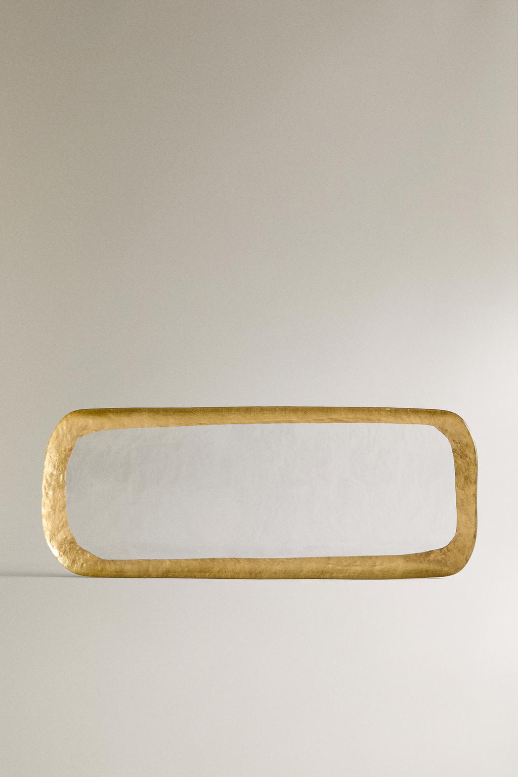 Стеклянная сервировочная тарелка с золотым ободом