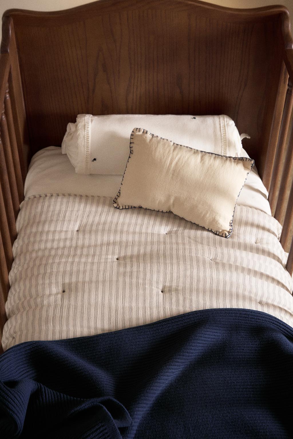 Детское хлопковое одеяло с тонкими полосками