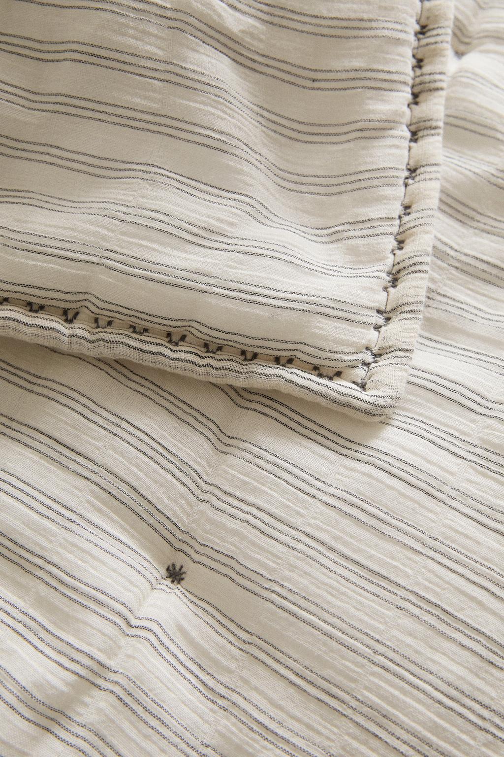 Детское хлопковое одеяло с тонкими полосками