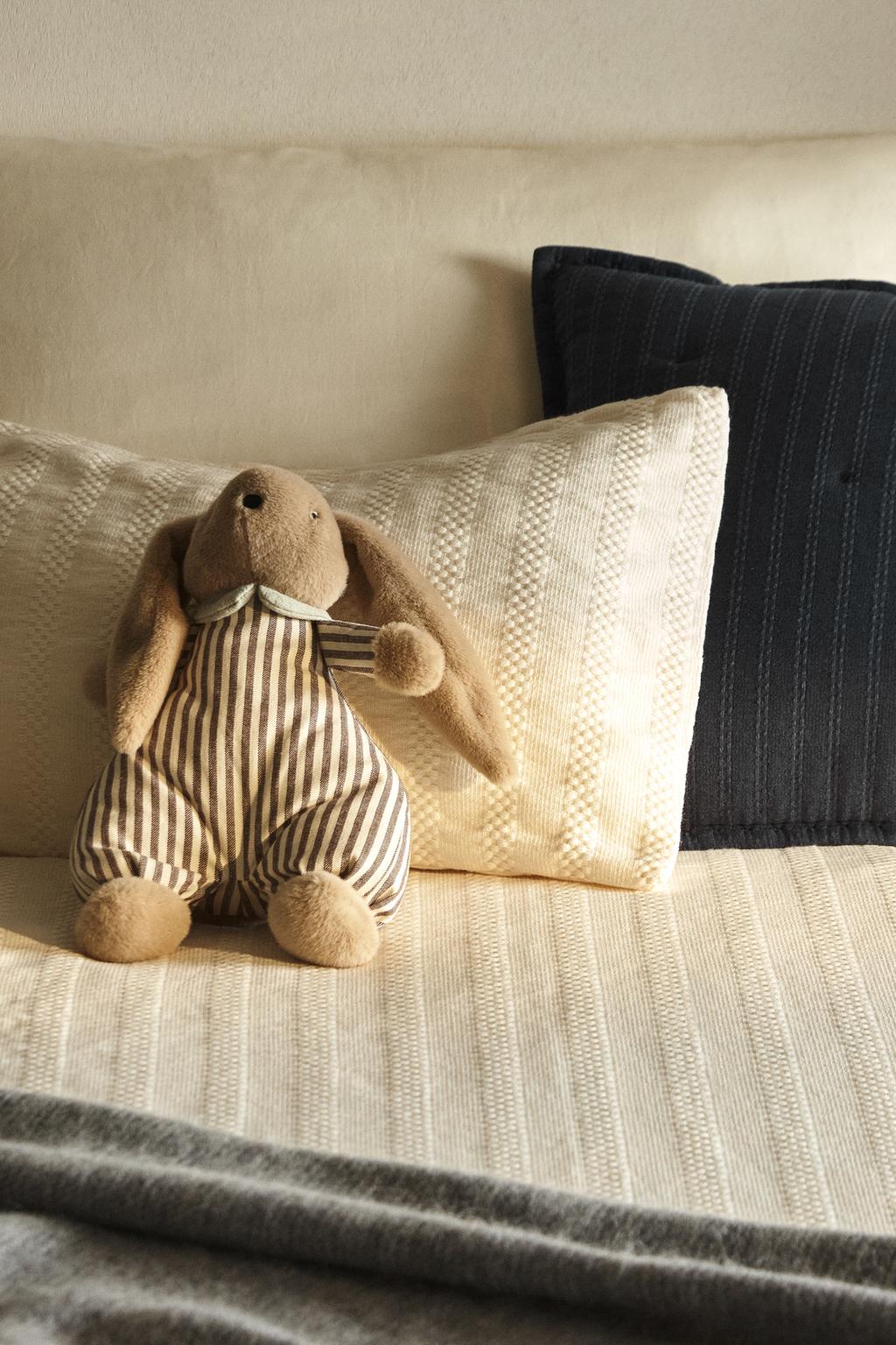 Детское покрывало в полоску с текстурой