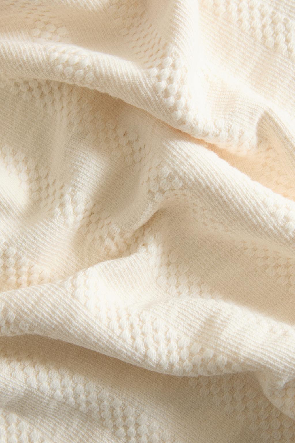 Детское покрывало в полоску с текстурой