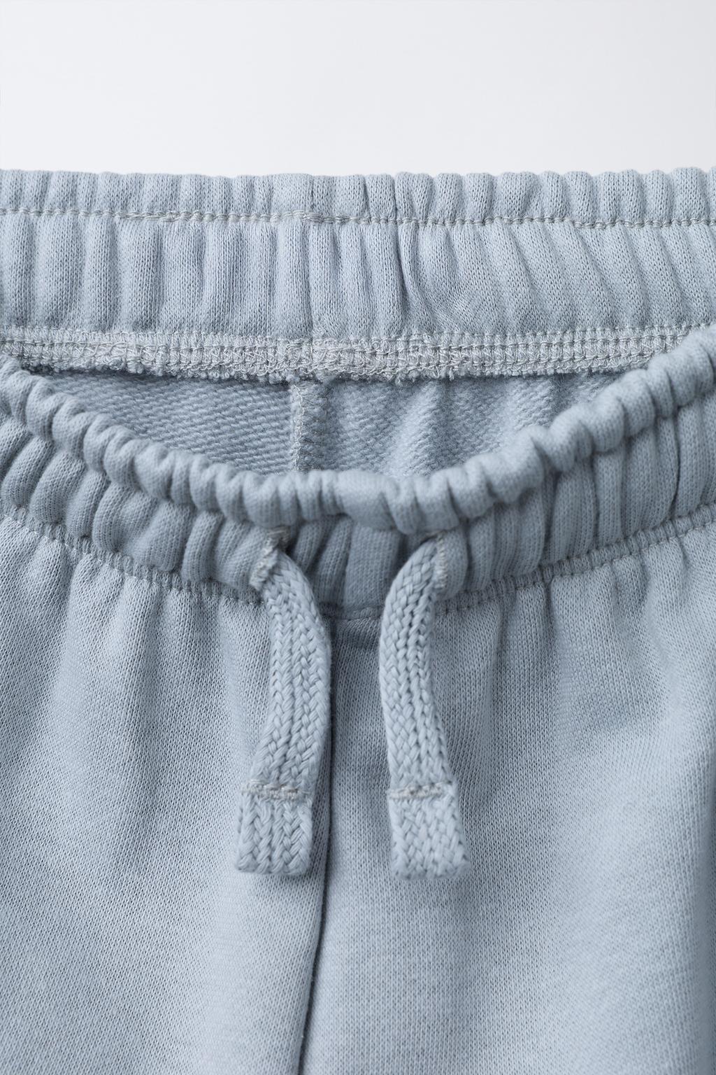 КОМПЛЕКТ ИЗ ТОЛСТОВКИ И БРЮК-ДЖОГГЕРОВ С ТЕКСТОМ