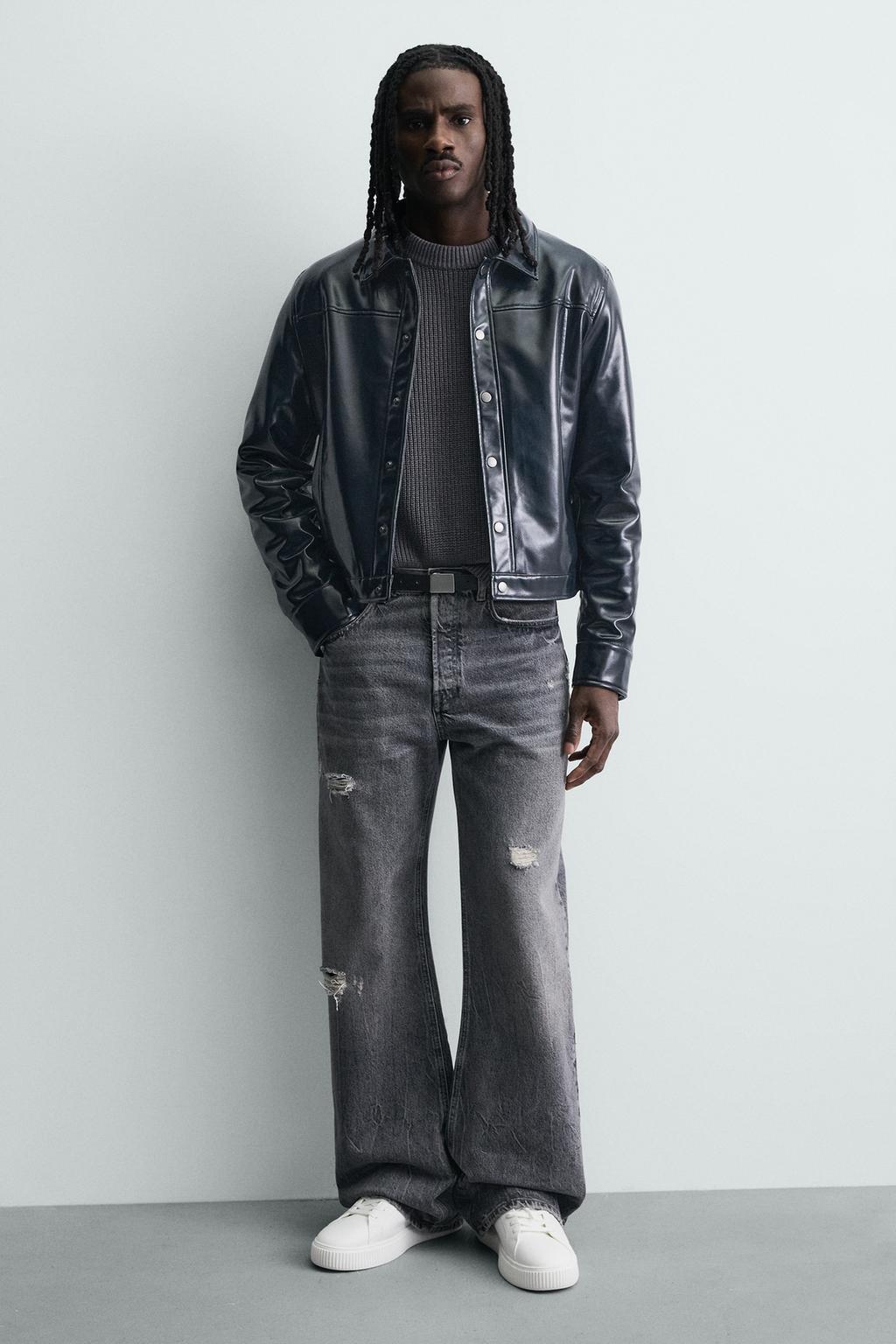 КРОССОВКИ С ДЕТАЛЬЮ НА ЗАДНИКЕ