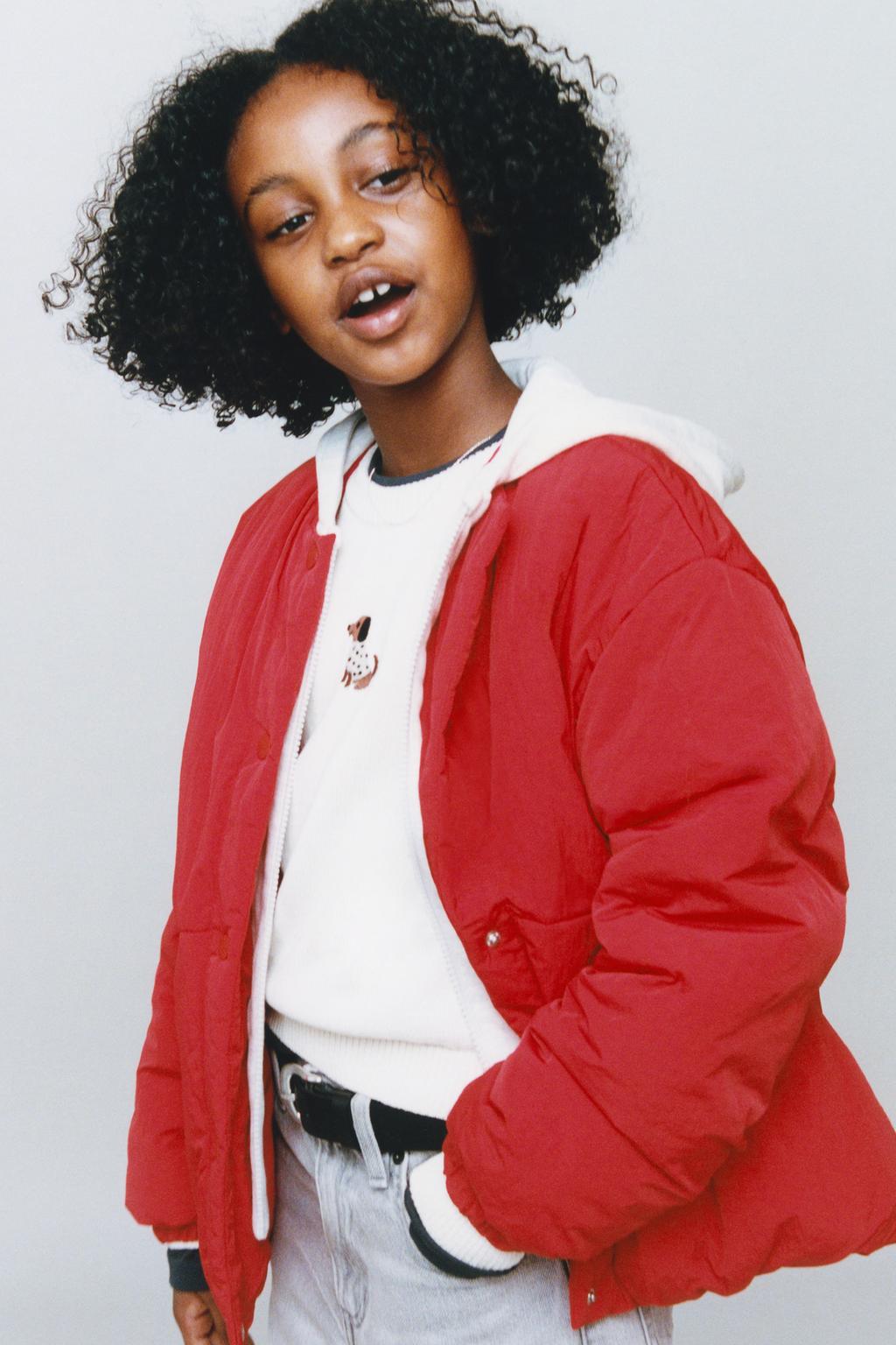 СТЕГАНАЯ КУРТКА С КАПЮШОНОМ ИЗ ФЛИСА